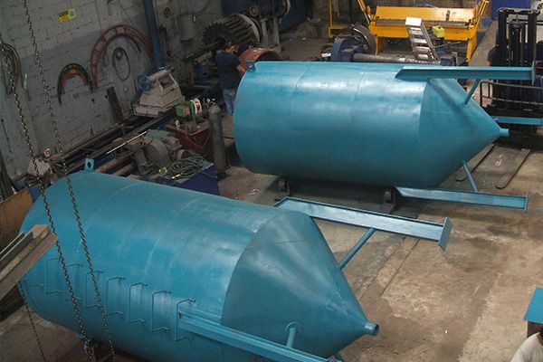 Tanques de metal pintado